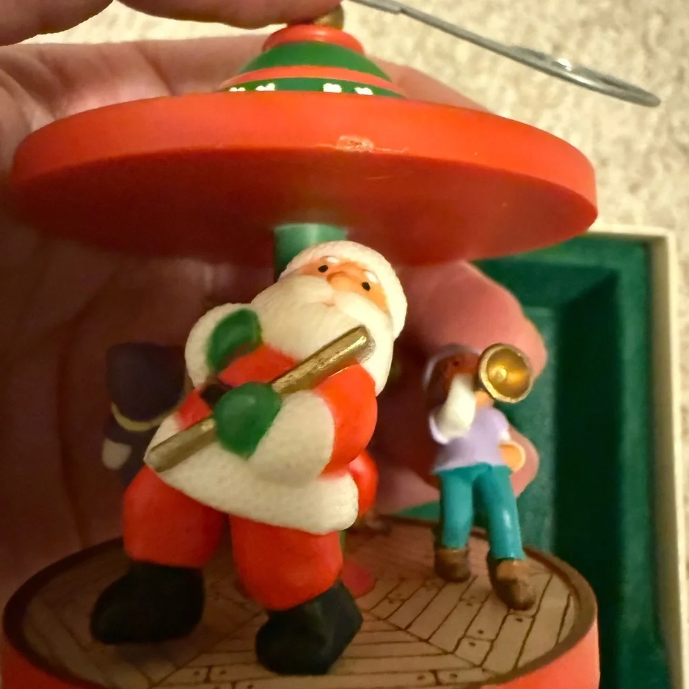 1985 Hallmark Santa’s Workshop Carousel Keepsake Ornament w/ Original Box NO LID